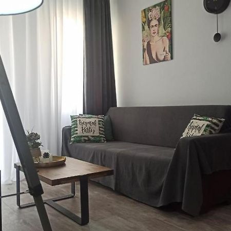 Down Town Luxurious Apartments 알렉산드로폴리스 외부 사진