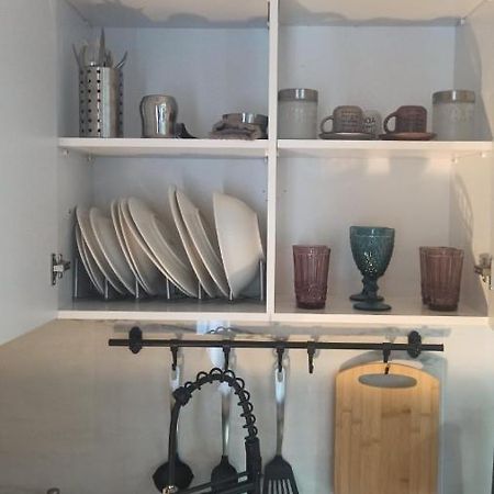 Down Town Luxurious Apartments 알렉산드로폴리스 외부 사진