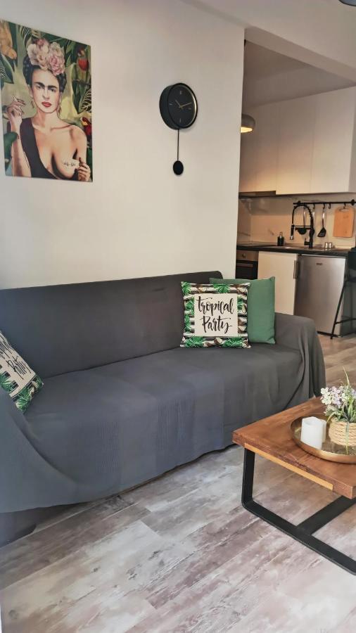 Down Town Luxurious Apartments 알렉산드로폴리스 외부 사진